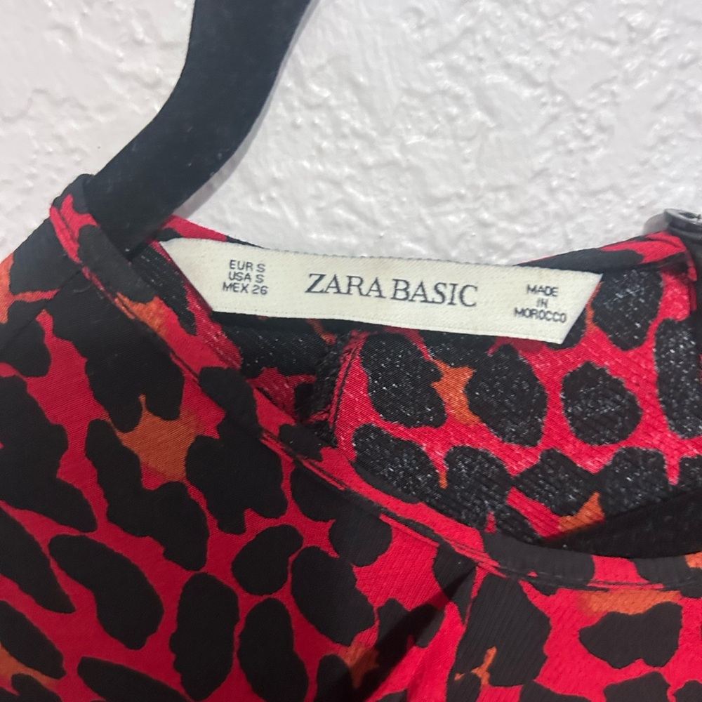 Zara Red and Black Cheetah π Puff Sleeve Ruffled Blouse - Picture 2 of 3